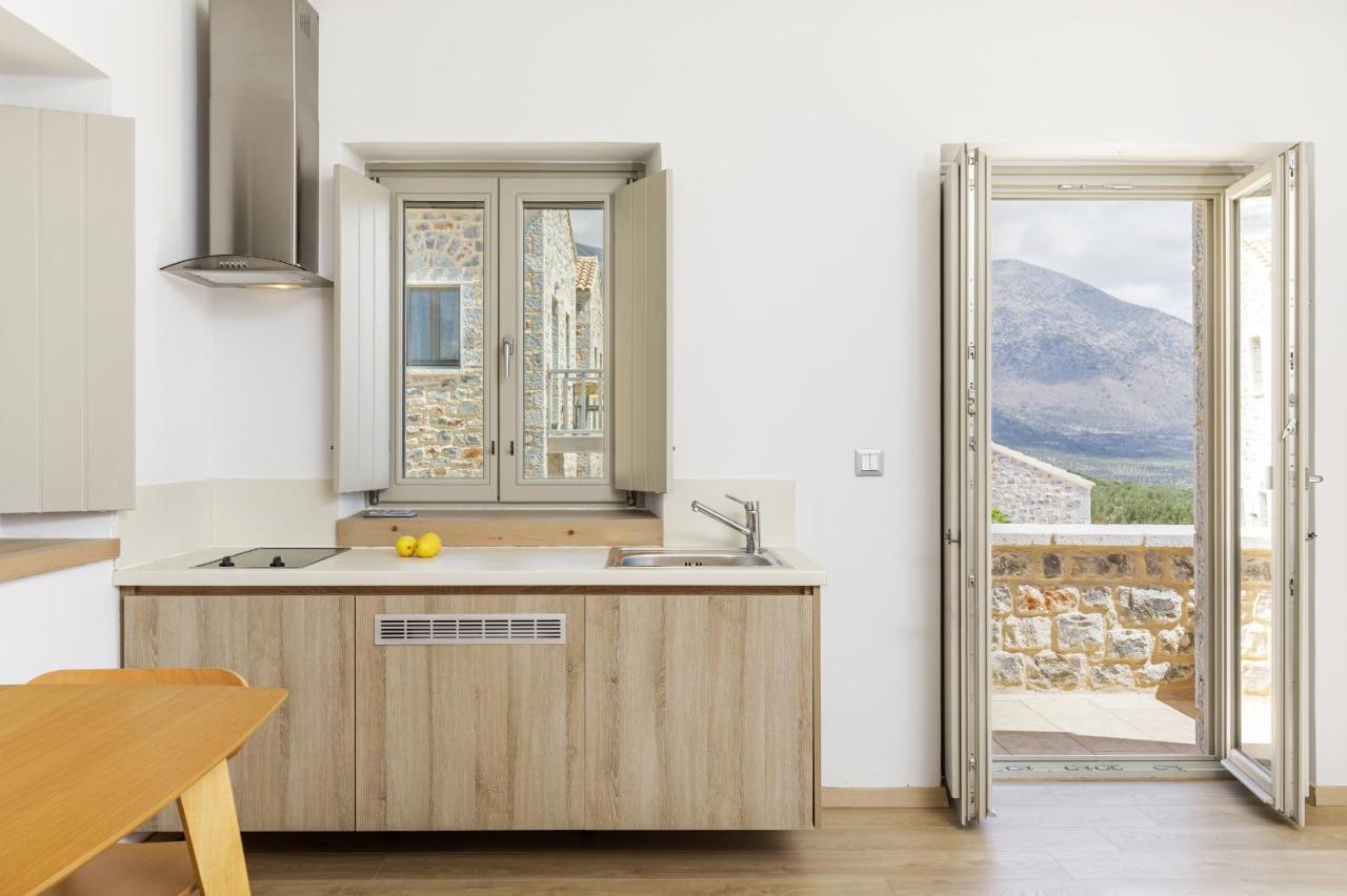 Salvia Areopolis All Suite Hotel מראה חיצוני תמונה
