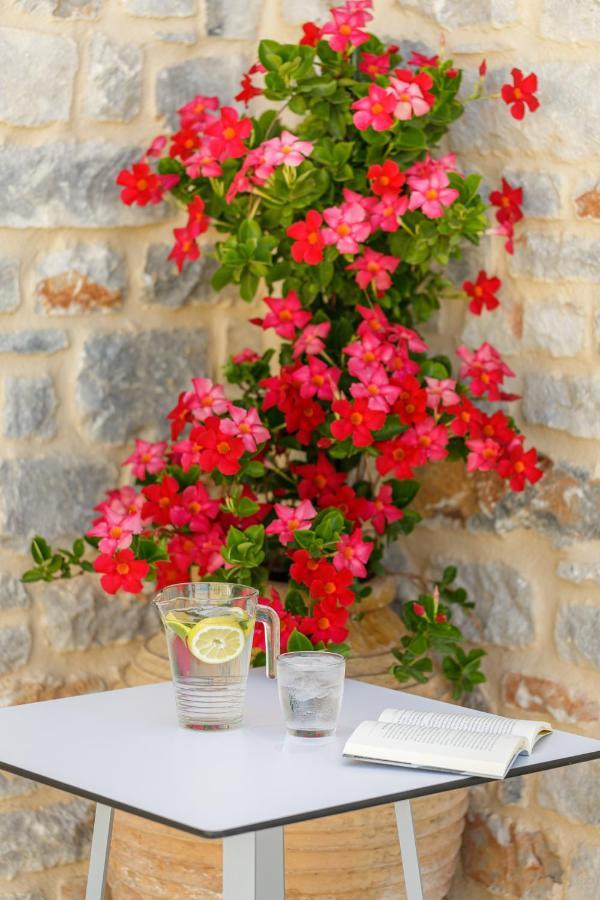 Salvia Areopolis All Suite Hotel מראה חיצוני תמונה